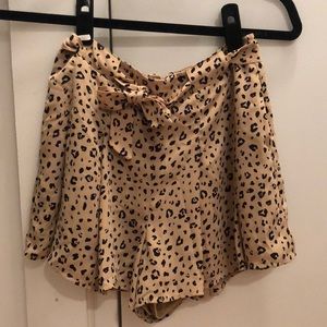Aritzia leopard print shorts NWOT